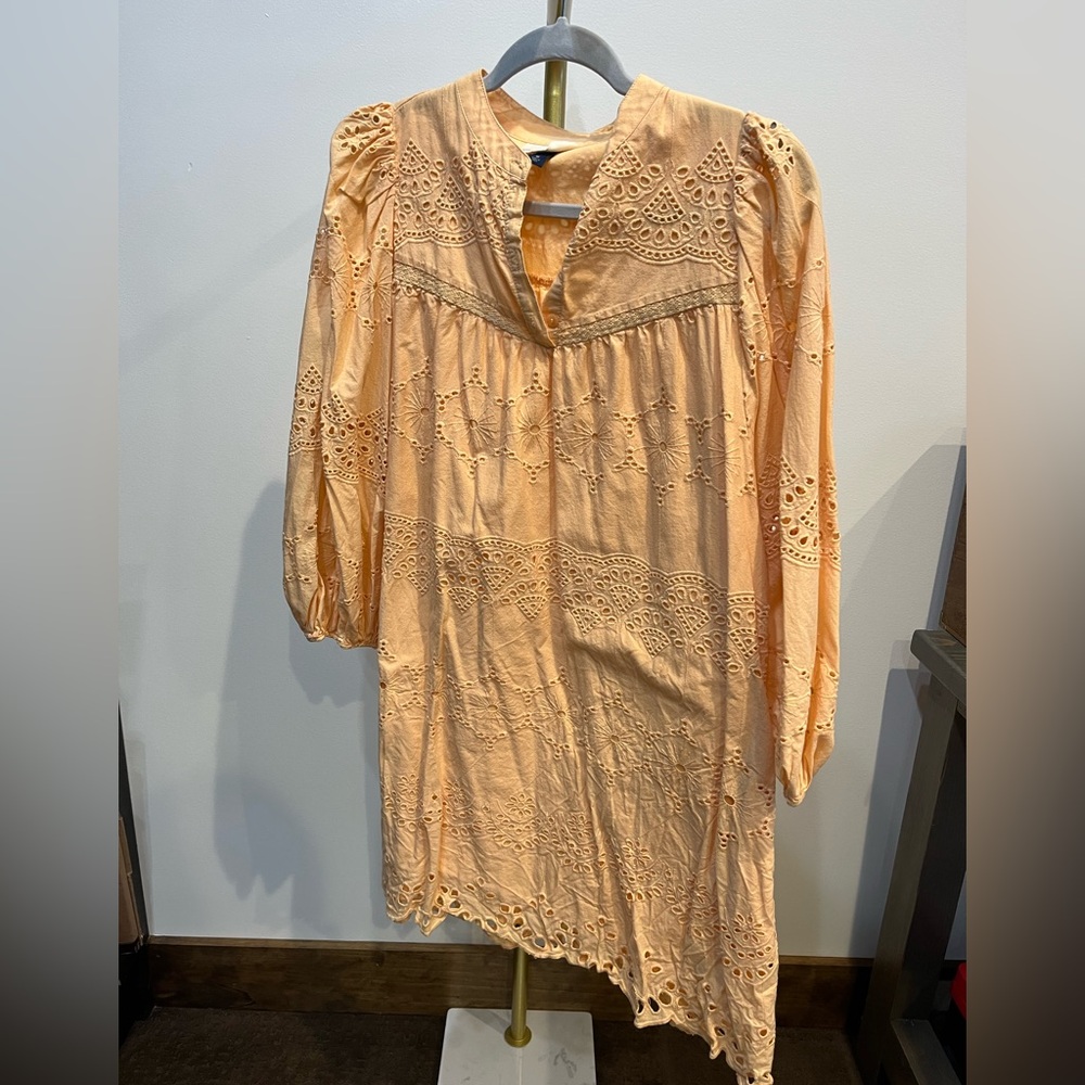 Universal Thread Peach Eyelet Tunic